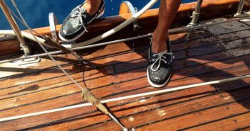 Quelles chaussures porter sur un voilier ?