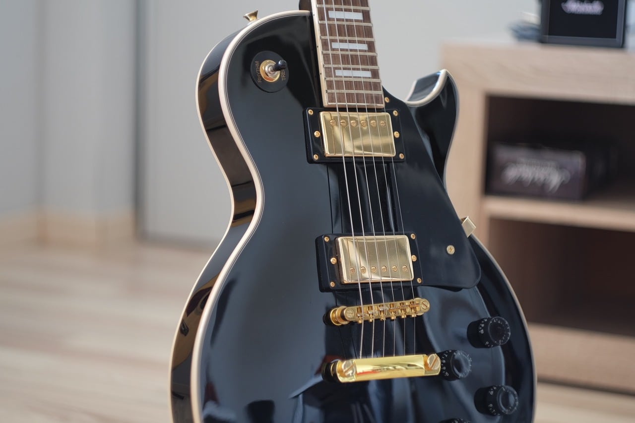 une guitare électrique