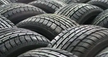 La loi montagne impose les conducteurs à utiliser des pneus hiver